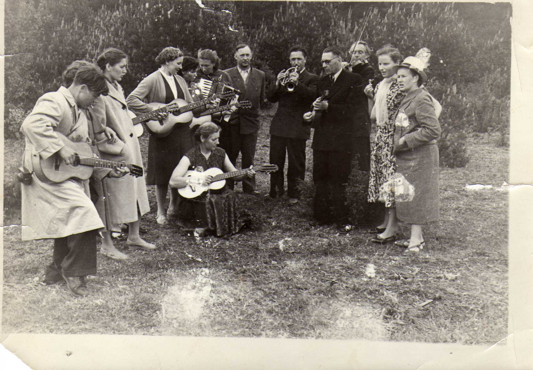 Lietuvos žemdirbystės instituto direktorius Petras Vasinauskas (viduryje) – didžiausias kultūros ir meno puoselėtojas. 1960 m.