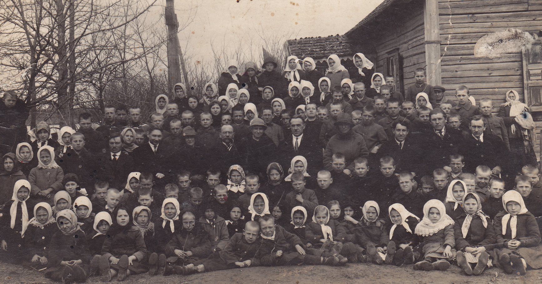 Pasvalio mokiniai ir mokytojai. 1918 m. 