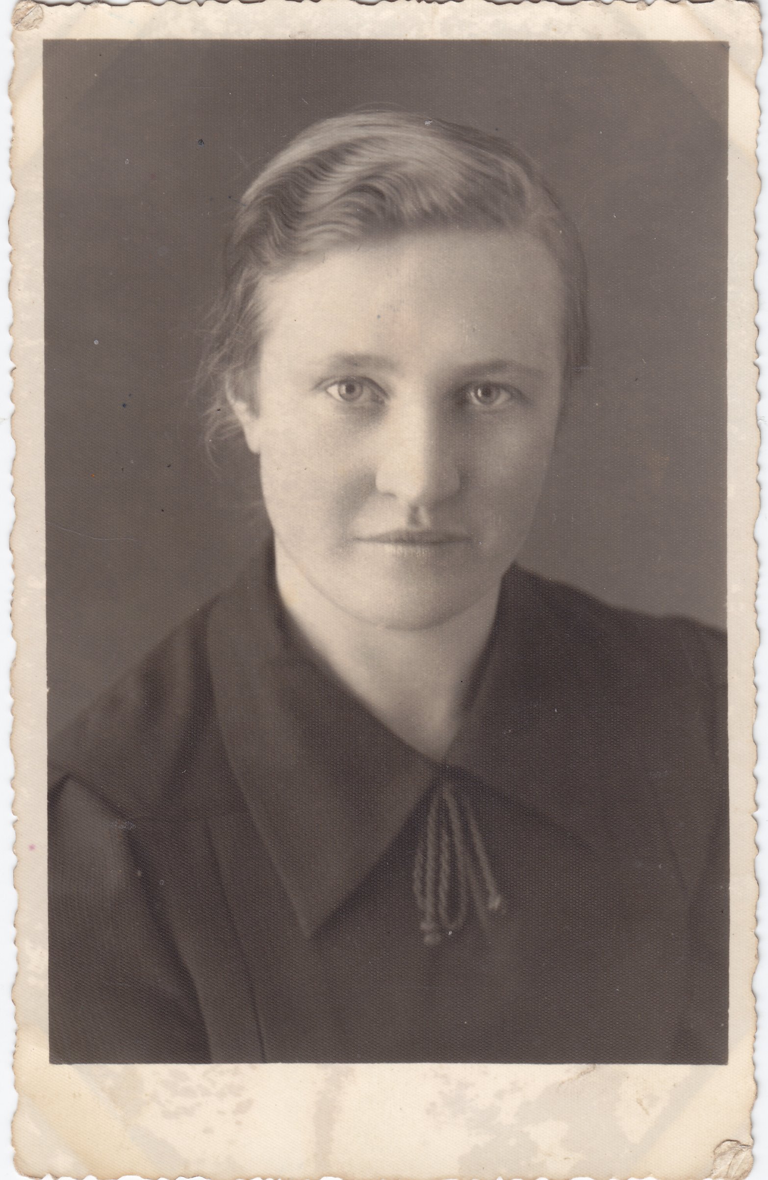 Profesoriaus, agronomo Petro Vasinausko sesuo Anelė Sargevičienė (Vasinauskaitė). 1938 m. 
