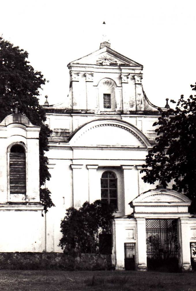 Pumpėnų bažnyčia
