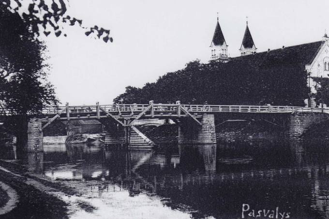 Senasis Pasvalio tiltas per Lėvens upę