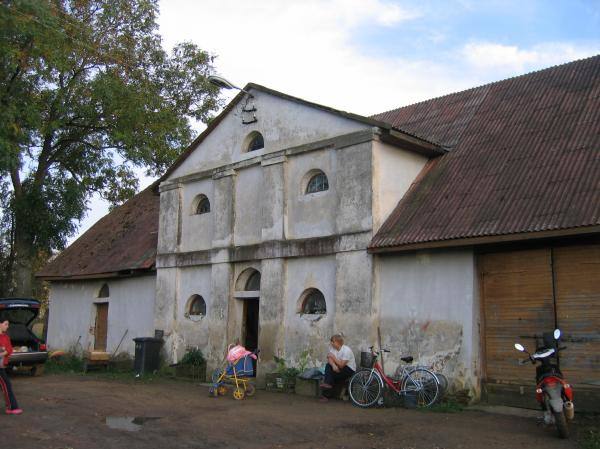 Įdomios architektūros Sokų dvaro svirnas. Gražvydo Balčiūnaičio nuotrauka, 2009