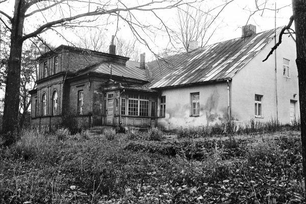 Žilpamūšio dvaro rūmai. Vido Dulkės nuotrauka, 9 dešimtmetis
