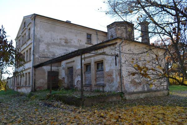 Gulbinėnų dvaro ansamblis. Nuotrauka iš Pasvalio Mariaus Katiliškio viešosios bibliotekos Krašto kultūros dokumentavimo centro fondų, 2015