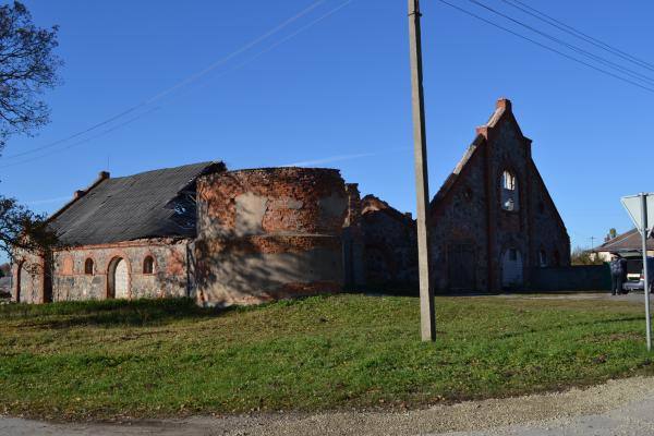 Gulbinėnų dvaro ansamblis. Nuotrauka iš Pasvalio Mariaus Katiliškio viešosios bibliotekos Krašto kultūros dokumentavimo centro fondų, 2015