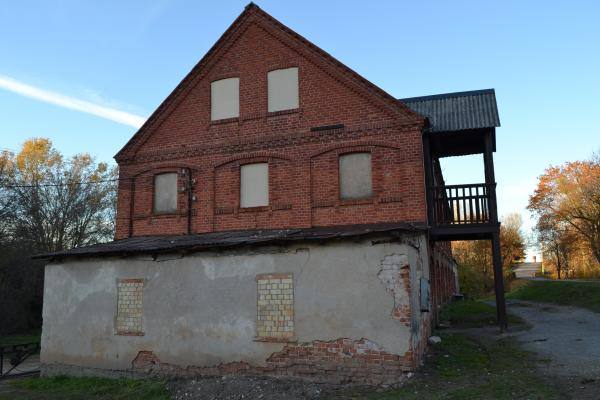 Raubonių vandens malūnas, vilnų karšykla-verpykla. Nuotrauka iš Pasvalio Mariaus Katiliškio viešosios bibliotekos Krašto kultūros dokumentavimo centro fondų, 2015