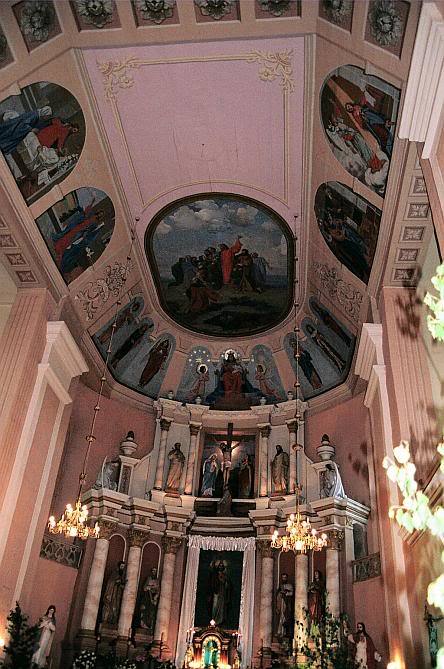 Pumpėnų Švč. M. Marijos Škaplierinės bažnyčia. Romo Trumpo nuotrauka, 2004 [interaktyvus]. Prieiga per internetą: https://www.miestai.net/forumas/forum/bendrosios-diskusijos/miestai-ir-architekt%C5%ABra/sakralin%C4%97-architekt%C5%ABra/7514-%E2%80%A0-pasvalio-r-ba%C5%BEny%C4%8Dios?t=7269