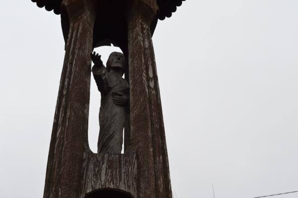 Stogastulpis Pasvalio krašto knygnešiams Pasvalyje. Nuotrauka iš Pasvalio Mariaus Katiliškio viešosios bibliotekos Krašto kultūros dokumentavimo centro fondų, 2015