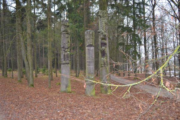 Pasvalio kultūros ir poilsio parko skulptūros. Nuotrauka iš Pasvalio Mariaus Katiliškio viešosios bibliotekos Krašto kultūros dokumentavimo centro fondų, 2015