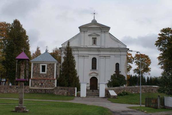 Pumpėnų Švč. M. Marijos Škaplierinės bažnyčia. A. Laužadžio nuotrauka, 2008 [interaktyvus]. Prieiga per internetą: https://www.miestai.net/forumas/forum/bendrosios-diskusijos/miestai-ir-architekt%C5%ABra/sakralin%C4%97-architekt%C5%ABra/7514-%E2%80%A0-pasvalio-r-ba%C5%BEny%C4%8Dios?t=7269