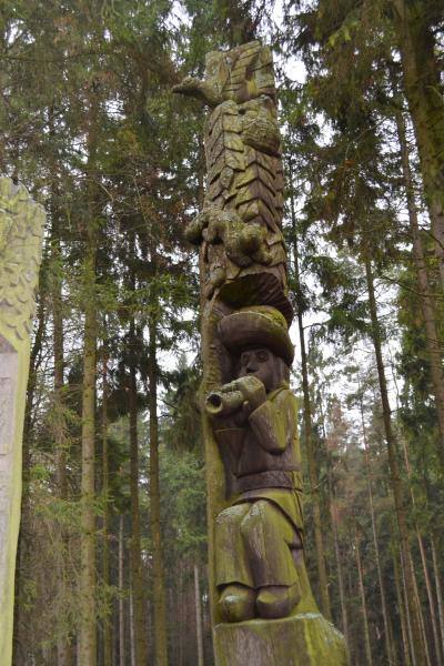Pasvalio kultūros ir poilsio parko skulptūra. Nuotrauka iš Pasvalio Mariaus Katiliškio viešosios bibliotekos Krašto kultūros dokumentavimo centro fondų, 2015