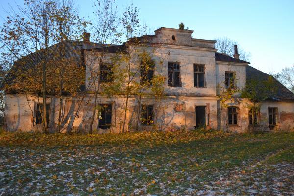 Kubiliūnų dvaras. Nuotrauka iš Pasvalio Mariaus Katiliškio viešosios bibliotekos Krašto kultūros dokumentavimo centro fondų, 2015