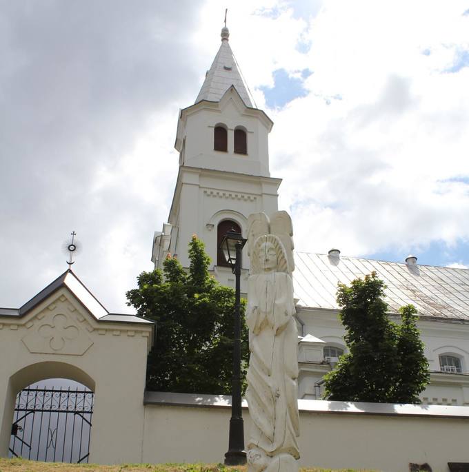 Pasvalio Šv. Jono Krikštytojo bažnyčios fragmentas.  Aidos Leimontaitės nuotrauka, 2019. 