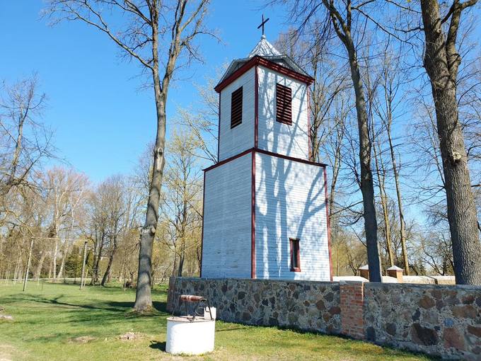 Skrebotiškio Švč. Jėzaus Širdies bažnyčios varpinė. Tomos Mikalajūnaitės nuotrauka, 2020