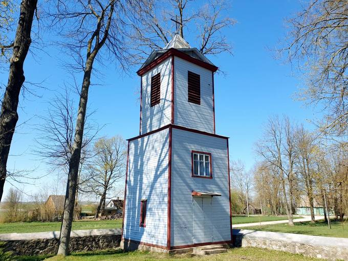 Skrebotiškio Švč. Jėzaus Širdies bažnyčios varpinė. Tomos Mikalajūnaitės nuotrauka, 2020