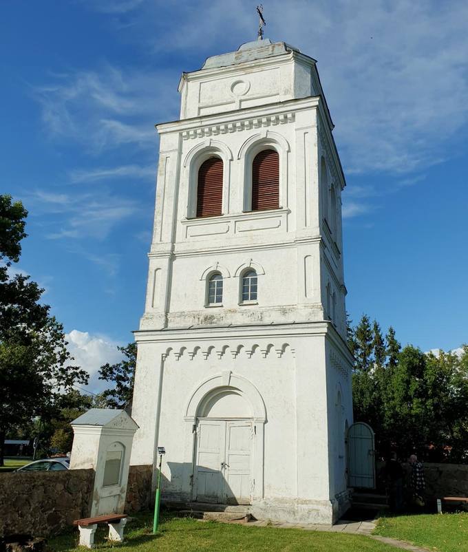 Krinčino Šv. apaštalų Petro ir Povilo bažnyčios varpinė. Tomos Mikalajūnaitės nuotrauka, 2019.