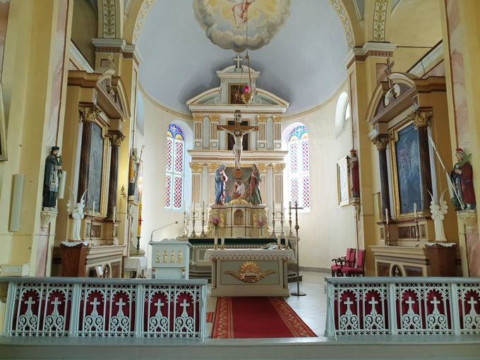 Vaškų Šv. Juozapo bažnyčios vidaus fragmentas. Tomos Mikalajūnaitės nuotrauka, 2019.