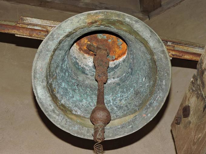 Vaškų Šv. Juozapo bažnyčios mažasis varpas (ø 40 cm). Gražvydo Balčiūnaičio nuotrauka, 2019.