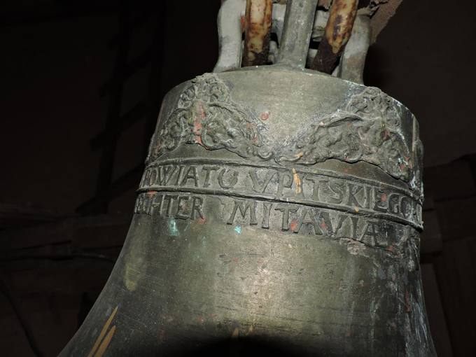 Vaškų Šv. Juozapo bažnyčios mažasis varpas (ø 40 cm). Gražvydo Balčiūnaičio nuotrauka, 2019.