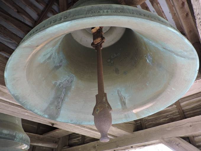 Daujėnų Švč. Jėzaus Vardo bažnyčios didysis varpas (ø 108 cm) Šv. Juozapas. Gražvydo Balčiūnaičio nuotrauka, 2019