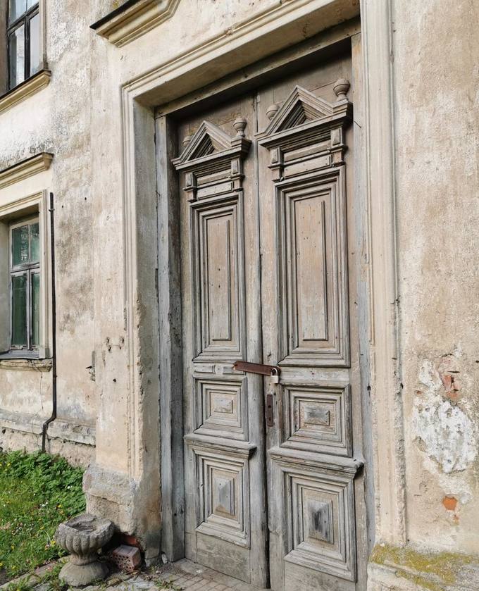 Gulbinėnų dvaro fragmentas. Almos Balčiūnienės nuotrauka, 2020.