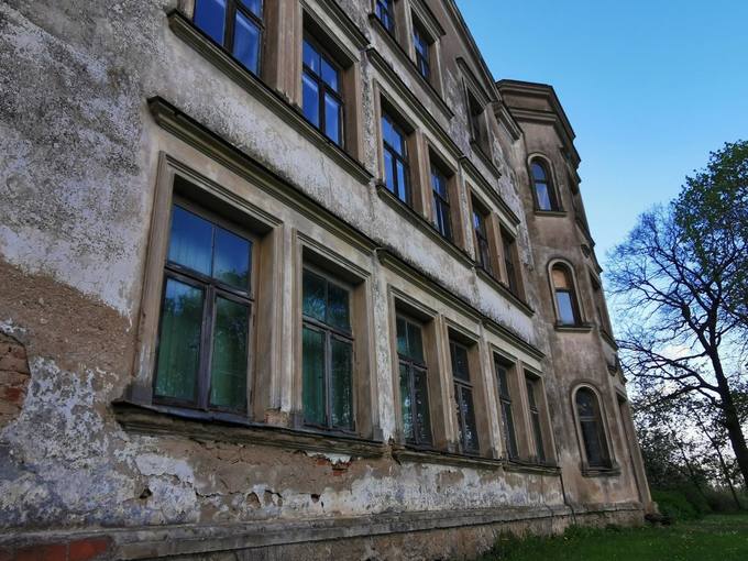 Gulbinėnų dvaro fragmentas. Almos Balčiūnienės nuotrauka, 2020.