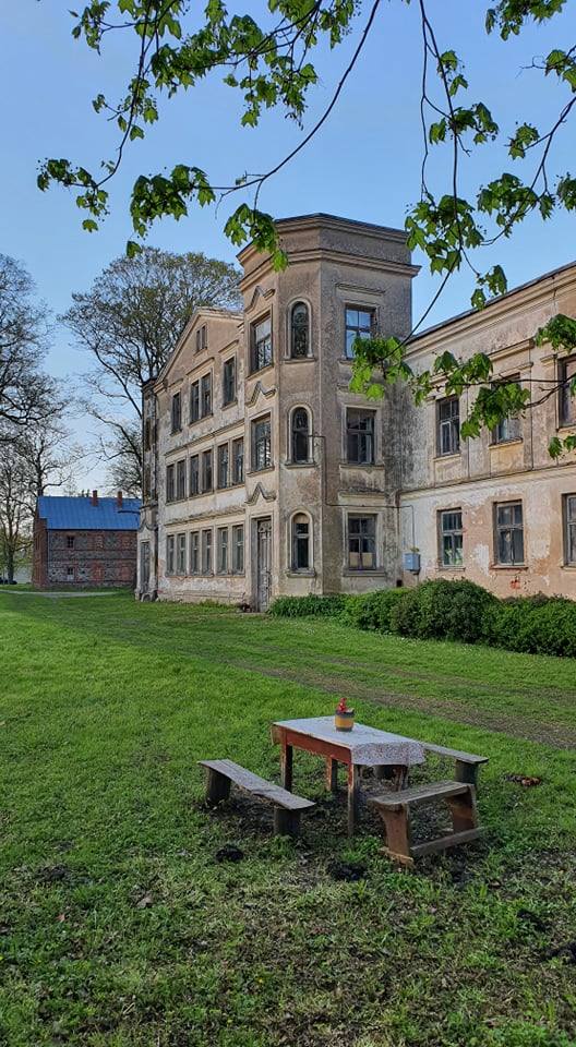 Gulbinėnų dvaro fragmentas. Almos Balčiūnienės nuotrauka, 2020.