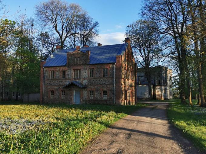 Gulbinėnų dvaro fragmentas. Almos Balčiūnienės nuotrauka, 2020.