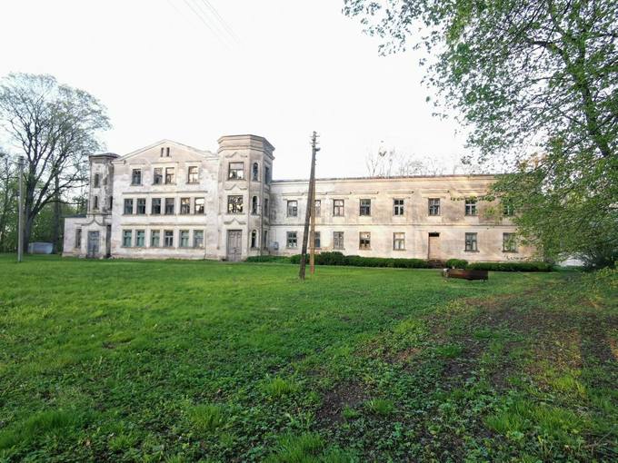 Gulbinėnų dvaro fragmentas. Almos Balčiūnienės nuotrauka, 2020.