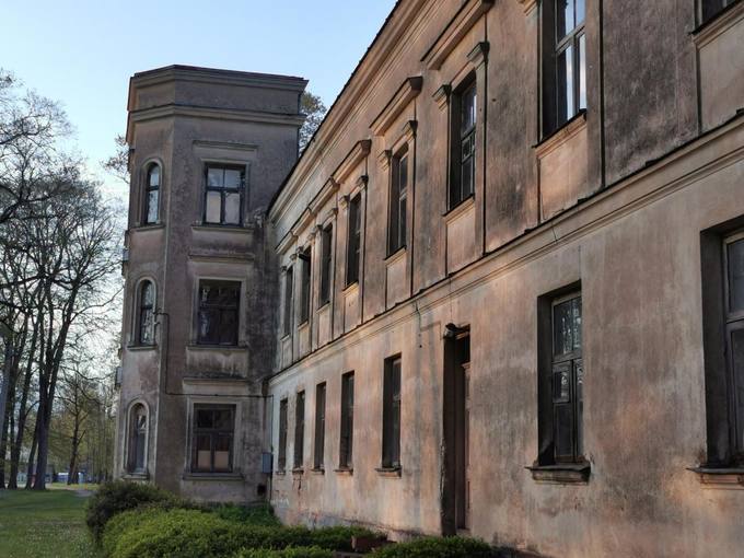 Gulbinėnų dvaro fragmentas. Almos Balčiūnienės nuotrauka, 2020.