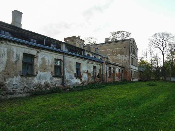 Gulbinėnų dvaro fragmentas. Almos Balčiūnienės nuotrauka, 2020.