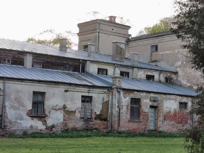 Gulbinėnų dvaro fragmentas. Almos Balčiūnienės nuotrauka, 2020.