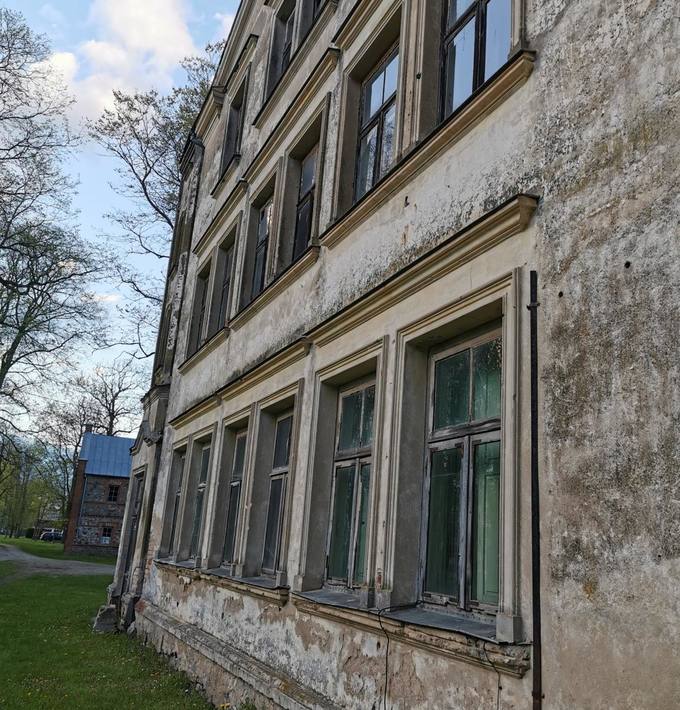 Gulbinėnų dvaro fragmentas. Almos Balčiūnienės nuotrauka, 2020.