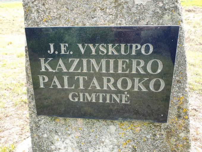 Vyskupo Kazimiero Paltaroko tėviškės kryžiaus fragmentas. Tomos Mikalajūnaitės nuotrauka, 2020