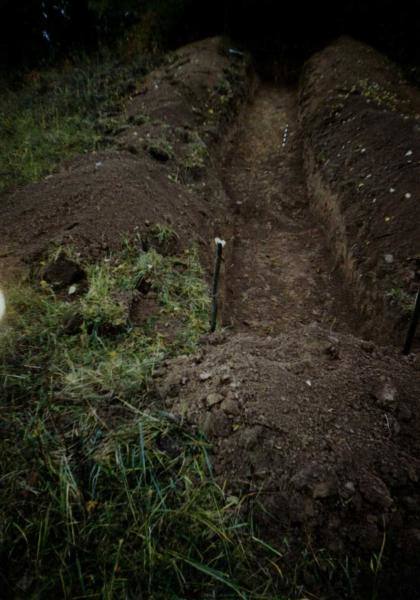 Plotas nr. 4: [nuotrauka] // Lisauskaitė B. Saudogalos piliakalnis. Archeologiniai tyrimai. – Trakai, 1996.