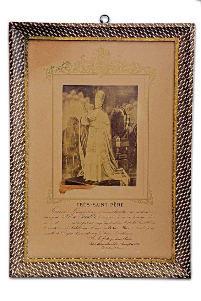 Nuodėmių atleidimas, skiriamas mirties atveju pasvaliečiui Kazimierui Gumbelevičiui ir trims ateinančioms kartoms. Tai apaštalinis palaiminimas, išduotas vyskupo Vatikane, pasirašytas arkivyskupo Prancūzijoje. Nuotrauka iš Pasvalio krašto muziejaus fondų, 2020