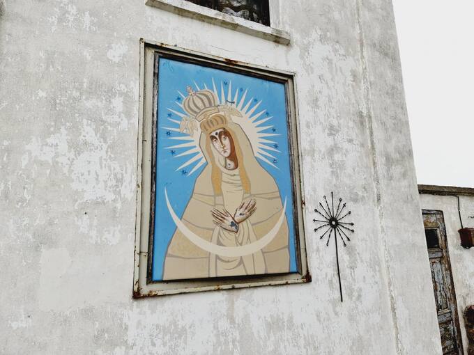 Saločių Šv. Juozapo bažnyčios varpinės fragmentas. Tomos Mikalajūnaitės nuotrauka, 2020