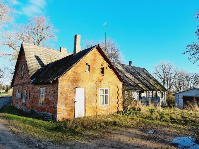 Buvęs Daniūnų dvaro gyvenamasis namas. Tomos Mikalajūnaitės nuotrauka, 2020