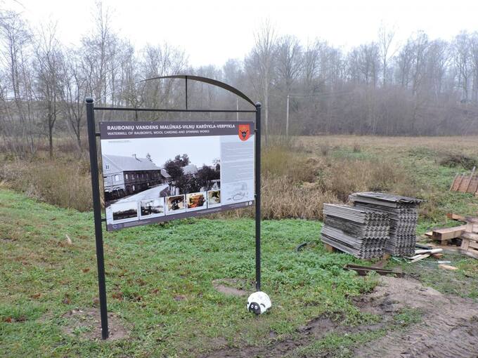 Kultūros ir gamtos paveldo vietose įrengiami nauji informaciniai stendai. Projektas „Biržų, Kupiškio, Pasvalio ir Rokiškio rajonų savivaldybes jungiančių turizmo trasų ir turizmo maršrutų informacinės infrastruktūros plėtra“. Gražvydo Balčiūnaičio nuotrauka, 2020