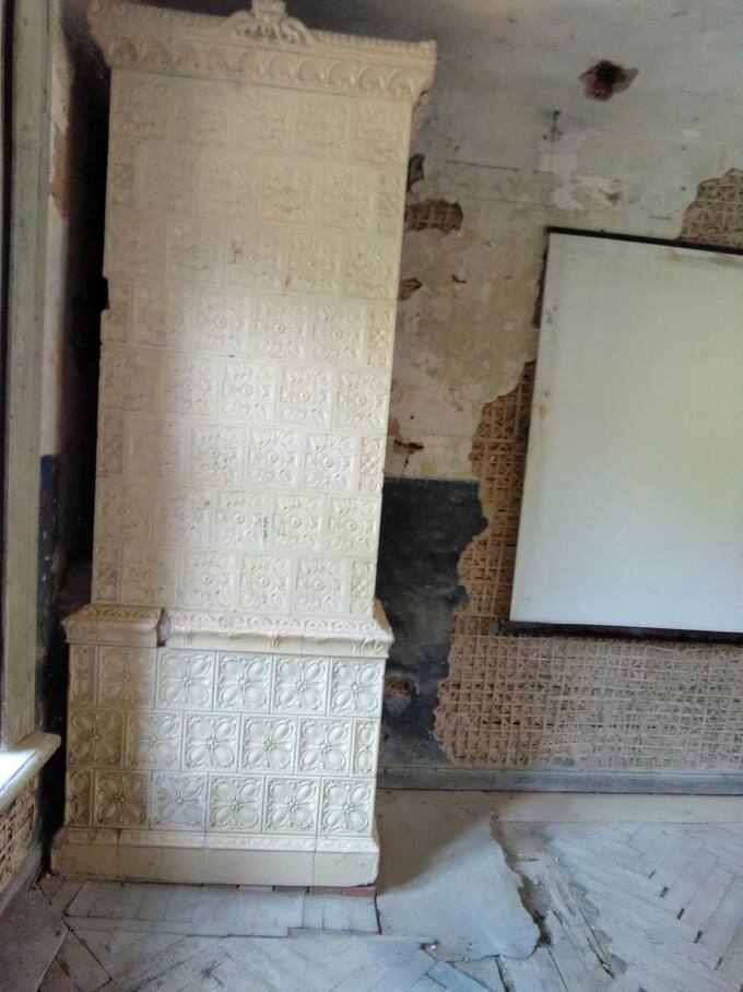 Gulbinėnų dvaro rūmų krosnis. Rimos Mačiukienės nuotrauka, 2019