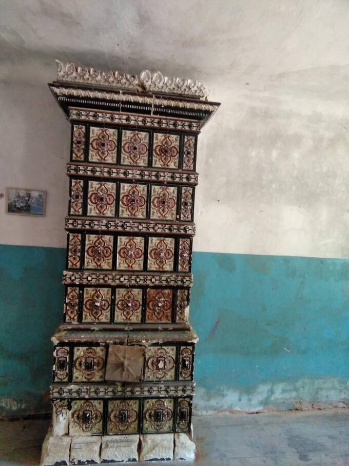 Gulbinėnų dvaro rūmų krosnis. Rimos Mačiukienės nuotrauka, 2019