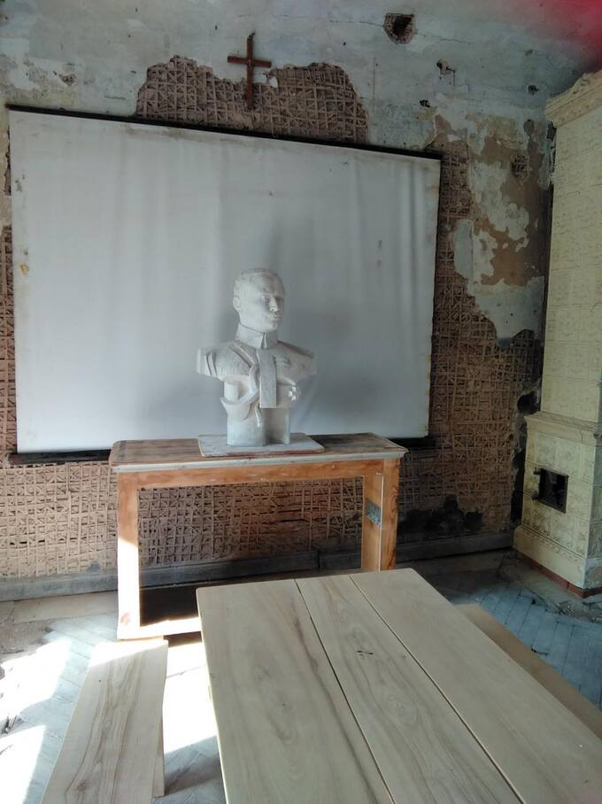 Skulptorius Kunotas Vildžiūnas sukūrė savo senelio, generolo Kazio Ladygos biustą. Rimos Mačiukienės nuotrauka, 2019