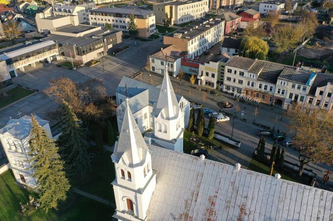 Pasvalio Šv. Jono Krikštytojo bažnyčios bokštai. Dainiaus Vareikos nuotrauka, 2020