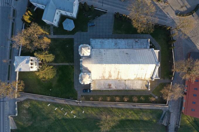 Pasvalio Šv. Jono Krikštytojo bažnyčios vaizdas iš paukščio skrydžio. Dainiaus Vareikos nuotrauka, 2020