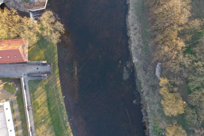 Interaktyvios skulptūros „Senojo tilto muzikantas Antanėlis“ vaizdas iš paukščio skrydžio. Dainiaus Vareikos nuotrauka, 2020