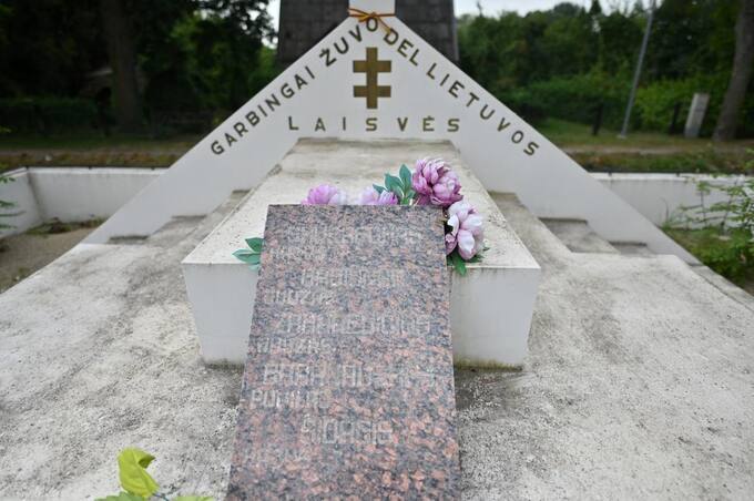 Paminklas Pušaloto krašto savanoriams. Dainiaus Vareikos nuotrauka, 2022