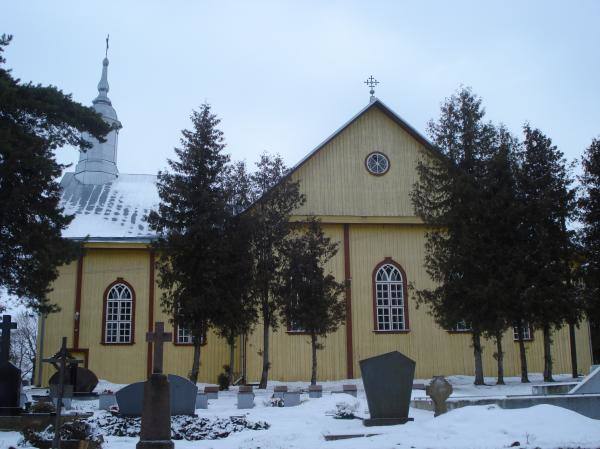 Pušaloto Šv. apaštalų Petro ir Povilo bažnyčia. Nuotrauka iš Pasvalio Mariaus Katiliškio viešosios bibliotekos Krašto kultūros dokumentavimo centro fondų, 2015