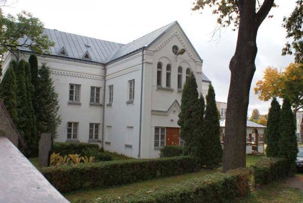 Pasvalio Šv. Jono Krikštytojo bažnyčia. Almanto Laužadžio nuotrauka, 2008 [interaktyvus]. Prieiga per internetą: https://www.miestai.net/forumas/forum/bendrosios-diskusijos/miestai-ir-architekt%C5%ABra/sakralin%C4%97-architekt%C5%ABra/7514-%E2%80%A0-pasvalio-r-ba%C5%BEny%C4%8Dios?t=7269%3E