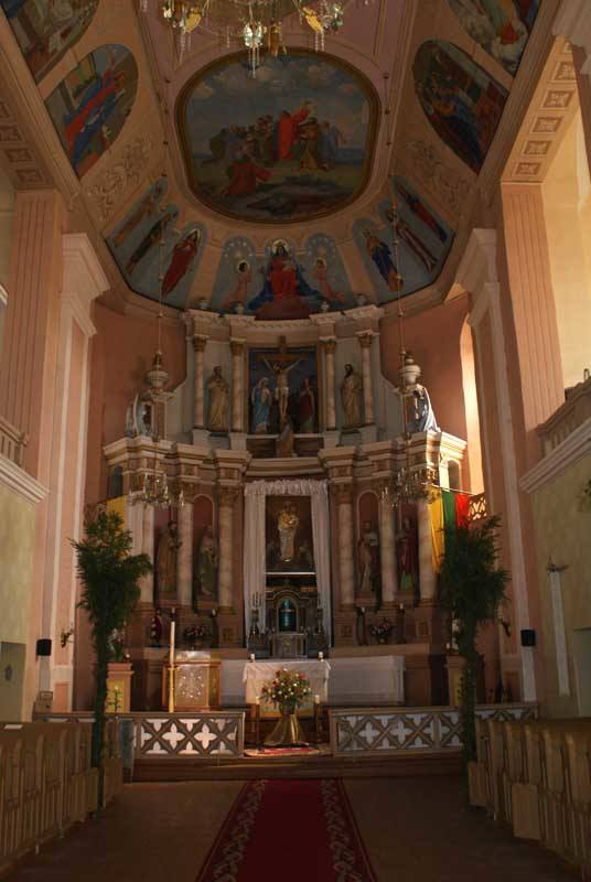 Pumpėnų Švč. M. Marijos Škaplierinės bažnyčia. A. Laužadžio nuotrauka, 2008 [interaktyvus]. Prieiga per internetą: https://www.miestai.net/forumas/forum/bendrosios-diskusijos/miestai-ir-architekt%C5%ABra/sakralin%C4%97-architekt%C5%ABra/7514-%E2%80%A0-pasvalio-r-ba%C5%BEny%C4%8Dios?t=7269