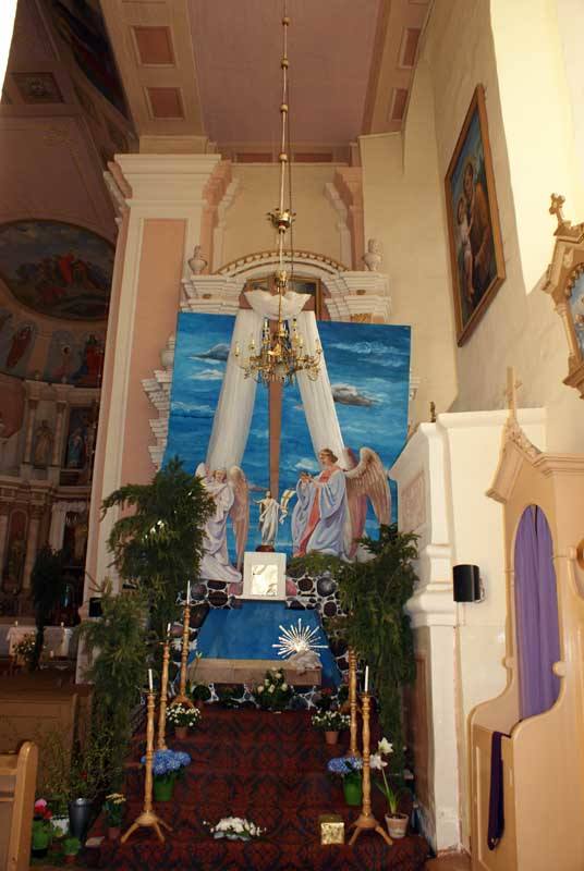 Pumpėnų Švč. M. Marijos Škaplierinės bažnyčia. A. Laužadžio nuotrauka, 2008 [interaktyvus]. Prieiga per internetą: https://www.miestai.net/forumas/forum/bendrosios-diskusijos/miestai-ir-architekt%C5%ABra/sakralin%C4%97-architekt%C5%ABra/7514-%E2%80%A0-pasvalio-r-ba%C5%BEny%C4%8Dios?t=7269